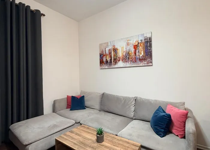 Prayla At Kompleksi Delijorgji * ティラナ