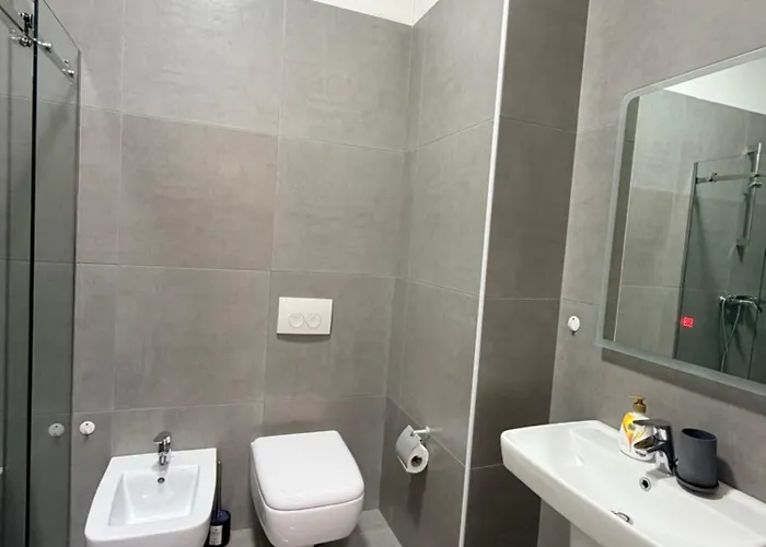 Prayla At Kompleksi Delijorgji * ティラナ